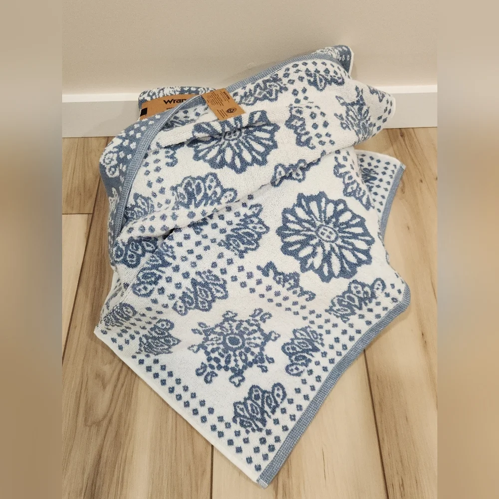 Wrangler Blue Bandana Bath Towel Set With Bath Rug